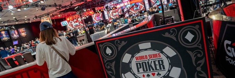 Shundan Xiao und Kristen Foxen in Day 7 beim Main Event, alle Deutschen raus