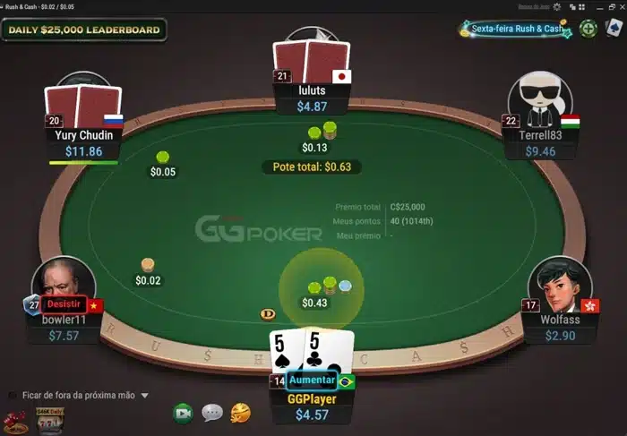 jogador com 55 na mesa de poekr