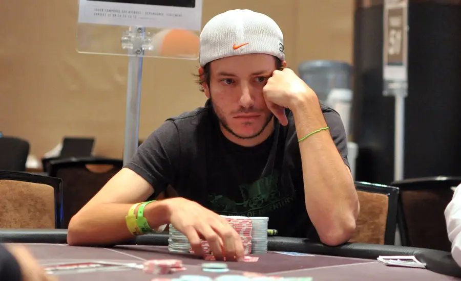 daniel weinman na mesa de poker