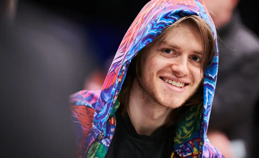 charlie carrel jogador de poker