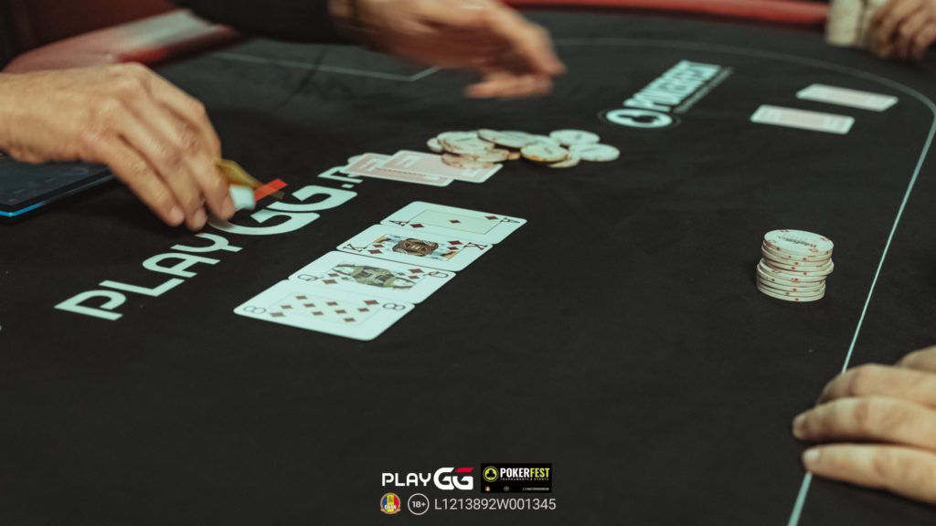 123 de jucători intră în ziua 1A din Main Event-UL PokerFest powered by PlayGG. Turneul continuă astăzi cu flight-uL 1B