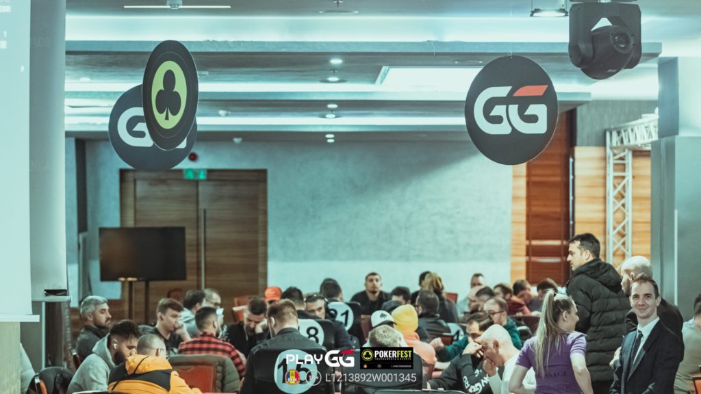 Alți 21 de jucători se califică mai departe din Ziua 1B în Main Event-uL PokerFest powered by PlayGG. Astăzi se joacă Zilele 1C și 1D