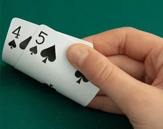 Så spelar du suited connectors